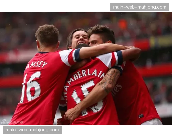 前英超后卫费迪南德专栏：谈现代中卫在混合防守体系中的角色演变