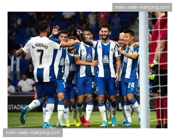 西班牙人将缺少两名重要球员：哈维·普阿多和克莱门斯·雷达尔